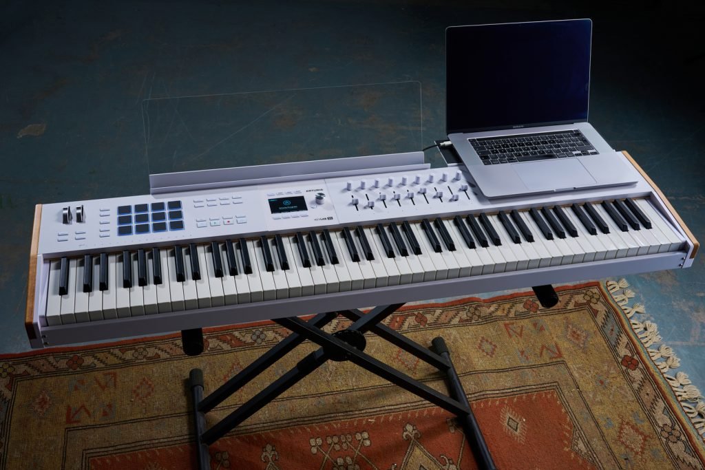 5 Best 88-Key Keyboards With Hammer Action in 2025 - Piano Solved