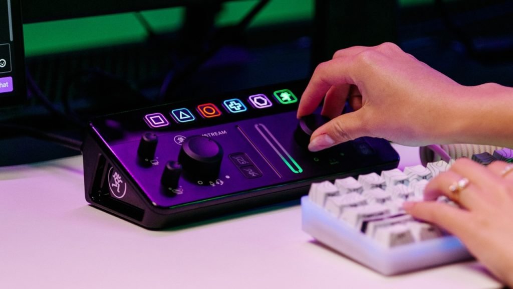 Soundstream Keyboard 5 Best Keyboard Speakers for Live Use in 2025 - Piano Solved